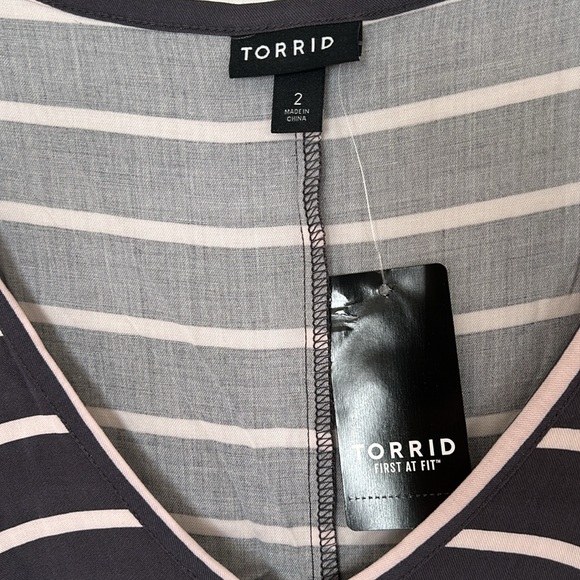 NWT Torrid 2 Pink/Gray Stretch Challis Tunic - Picture 8 of 9